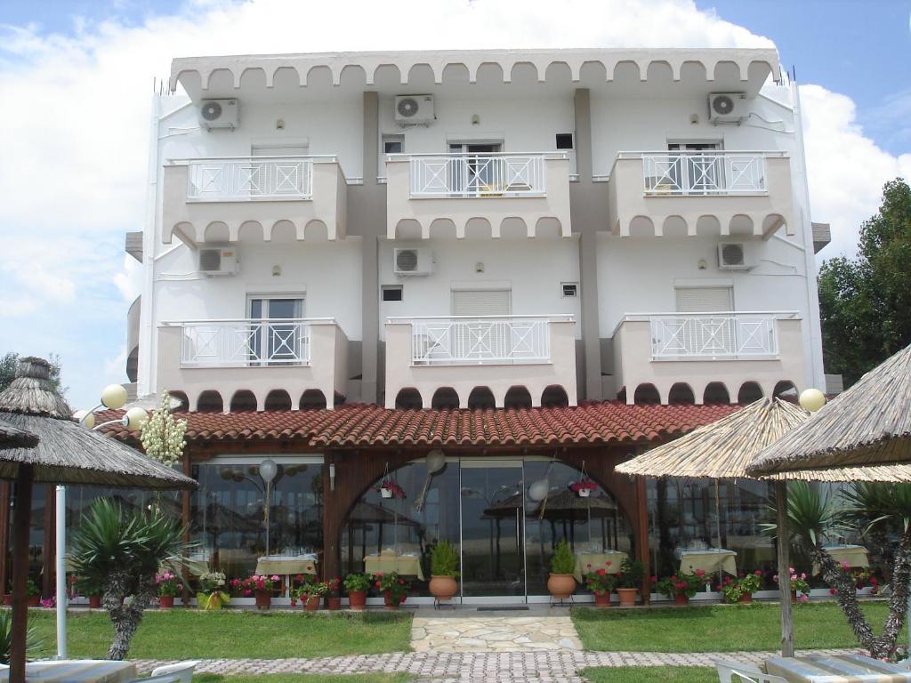 Hôtel Lidra à Korinós Extérieur photo